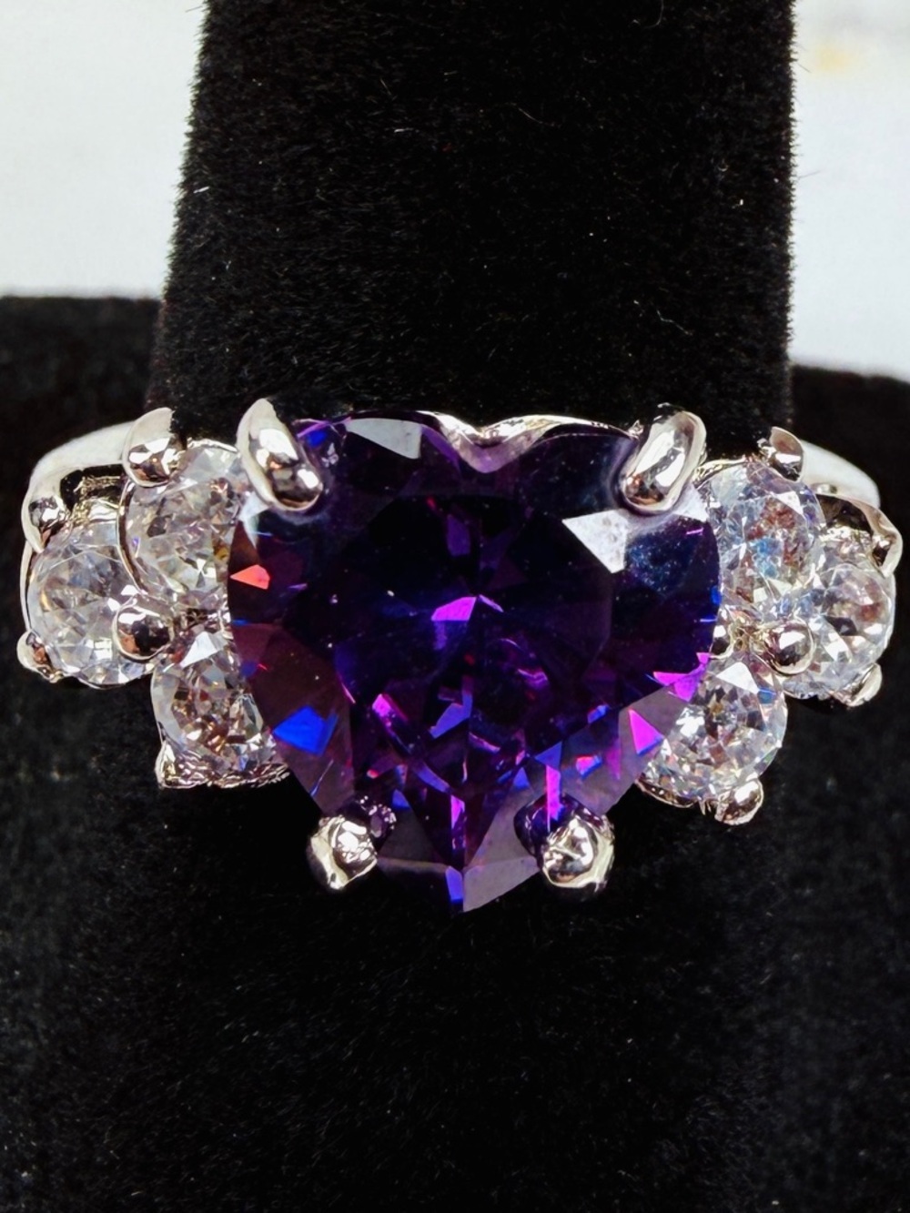Beautiful Silver, Tone, bling purple, heart costume ring size 6 3/4